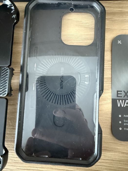 Etiu pancerne czarne iphone 16 pro max