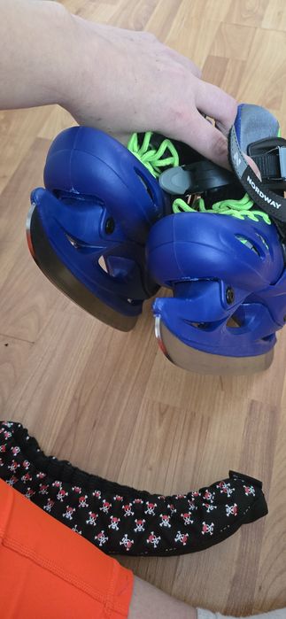 Продам коньки размер 30-33