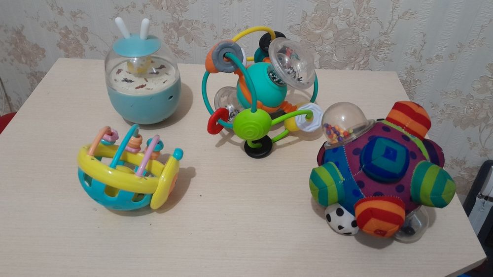 М'ячі дитячи з 6 місяців лот