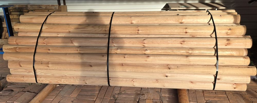 Drągi jeździeckie do przeszkód, drąg, stojak.