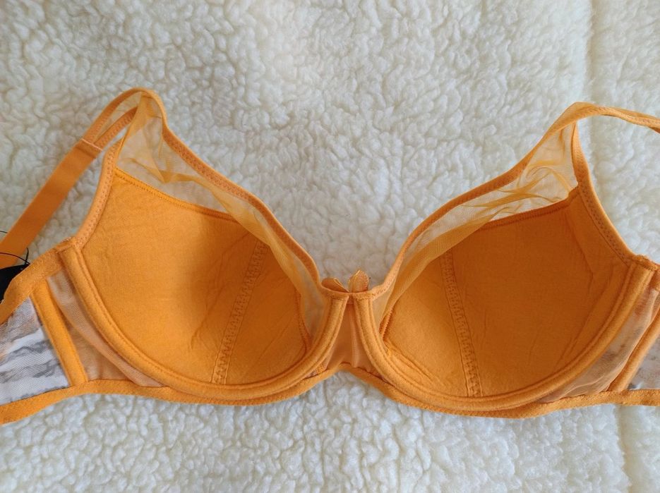 Biustonosz Acousma 75D