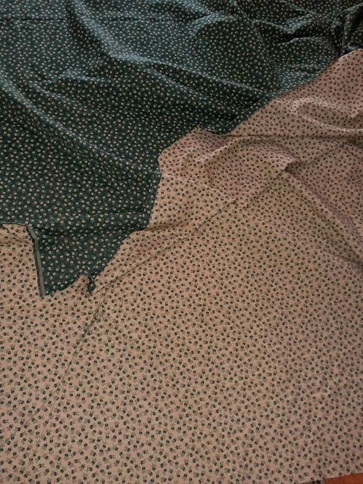 Tecido dupla face em verde ou amarelo claro novo