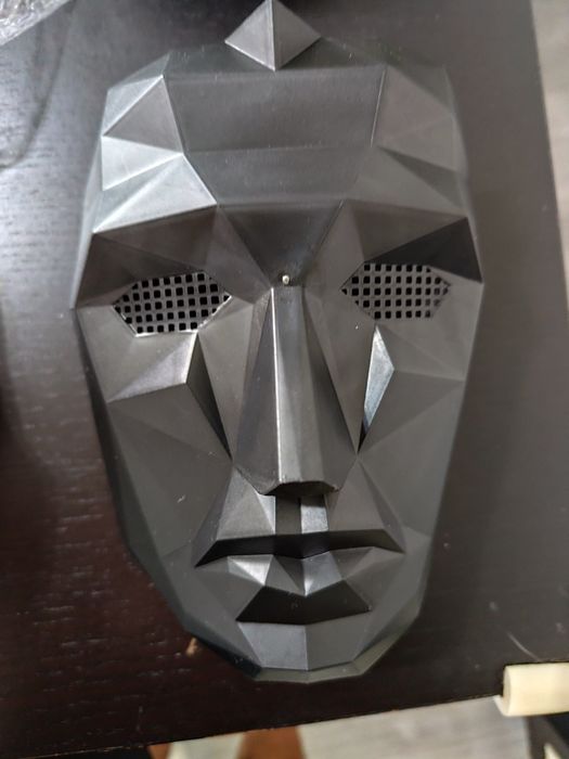 Máscaras alusiva ao jogo Squid game