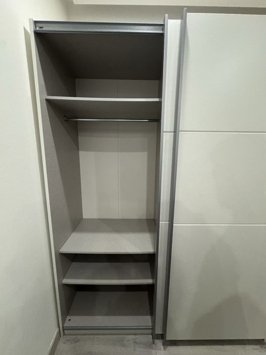 Roupeiro porta deslizante