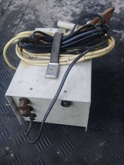 зарядное устройство .лабораторный блок питания