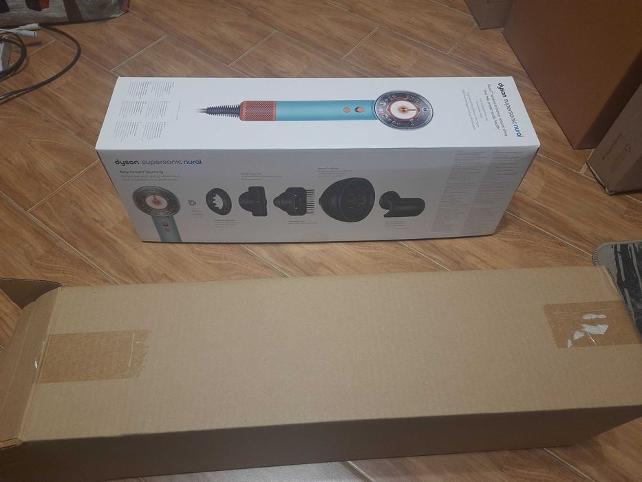 Набор Dyson Supersonic Nural HD16 и Airwrap Complete Long HS05