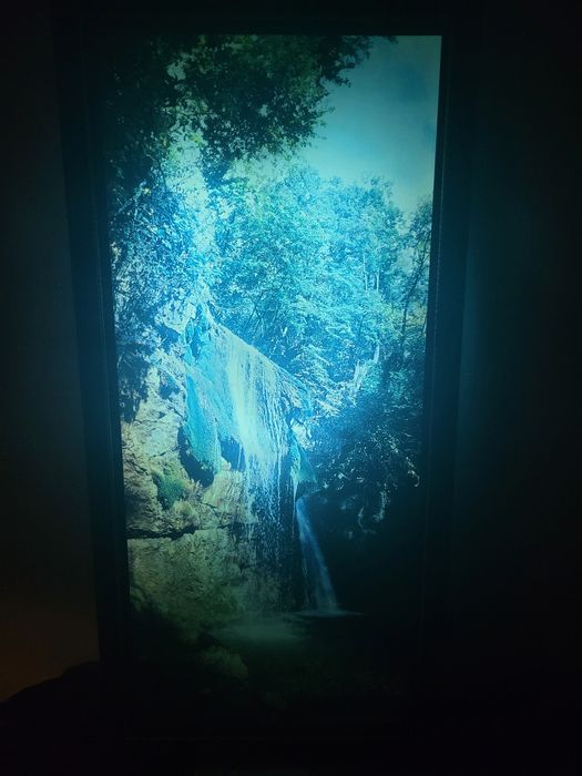 Картина с подсветкой водопад
