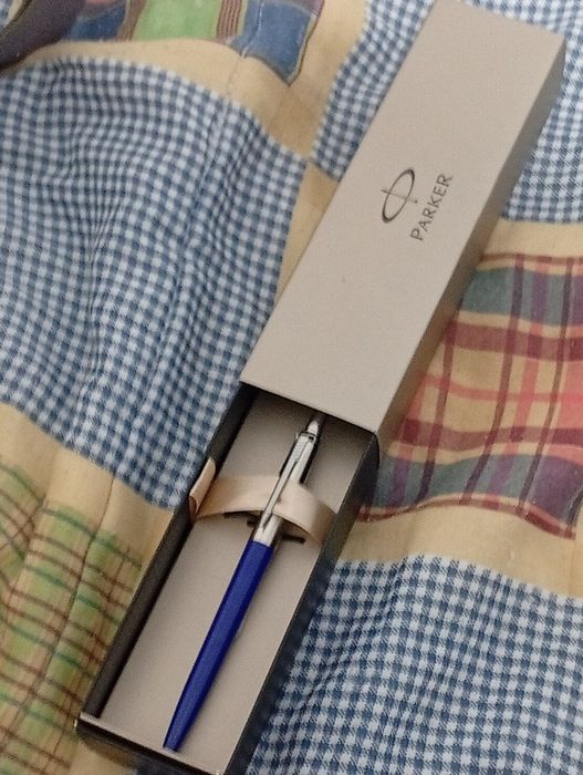 Esferográfica Parker toda nova em caixa