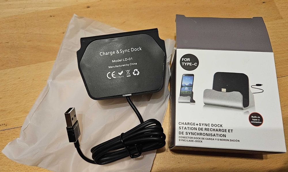 Stacja dokująca do ładowania i synchronizacji telefonu LD-01 USB-C