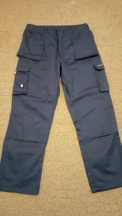 Робочі штани, робочий одяг, робочі шорти.