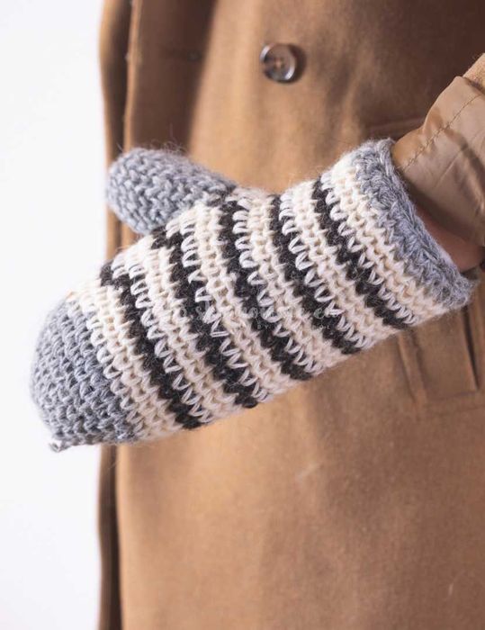 Jednopalczaste, grube rękawiczki wełniane ze wzorem, uniwersalne