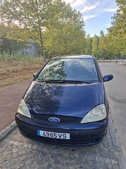 Ford Galaxy com caixa automática