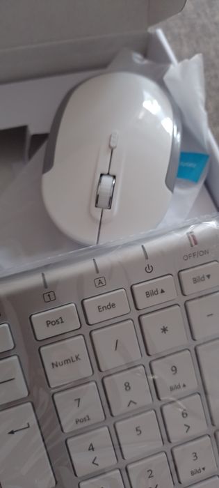 Klawiatura z myszką iClever