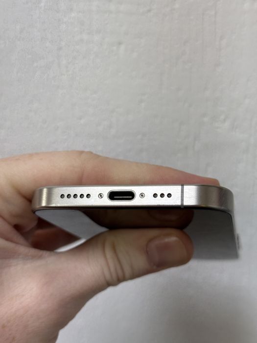 IPhone 15 Pro 256gb 86% рідна E-sim