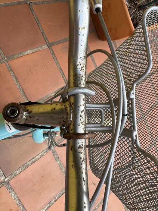 Bicicleta Roda 24 em Bom Estado, com Cesto. Elops 500