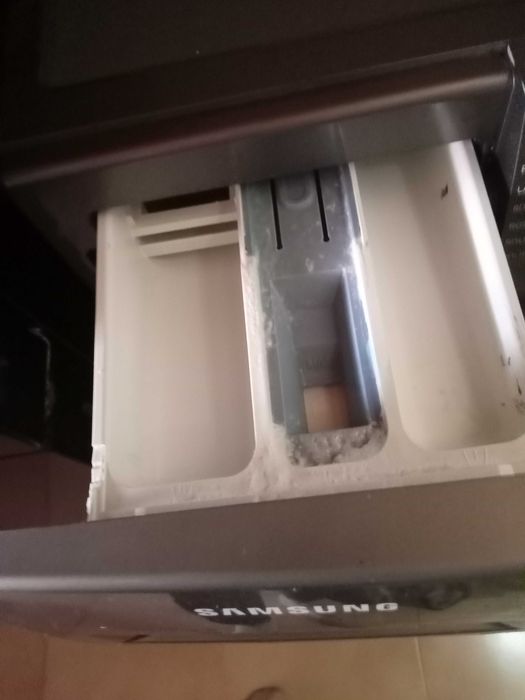 Máquina de lavar roupa SAMSUNG. pouco uso, capacidade de 8kg