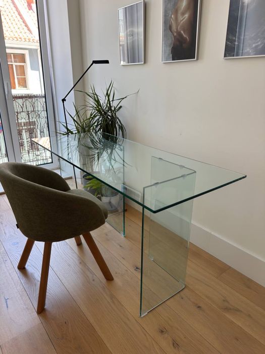 Mesa de vidro SKLUM Em perfeito estado