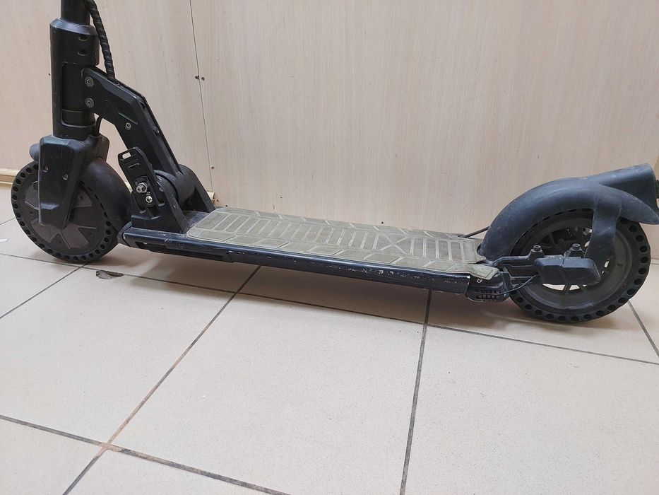 Електросамокат 5th Wheel M2