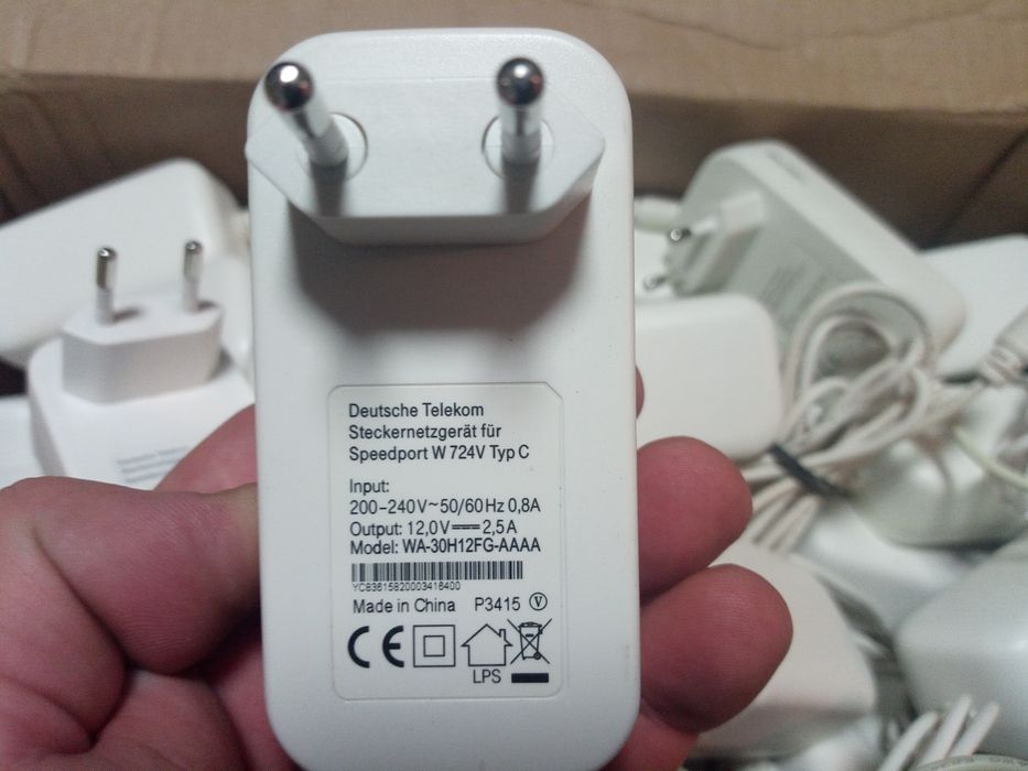 Електрошрот 30штук Блок питания Deutsche Telekom  12В 12V 2,5A 30W