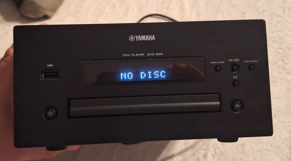 Yamaha R-840 odtwarzacz DVD, DivX, USB, pianocraft.