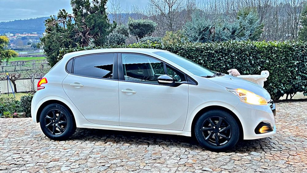 PEUGEOT 208 1.6 HDI 100cv 2.L 12-2016 apenas 150.000klm