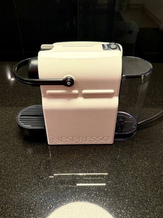 Maquina Nespresso Pixie Krups XN100