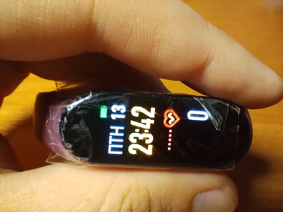 Часы MiBand 5 на ремонт (Отклеился экран)