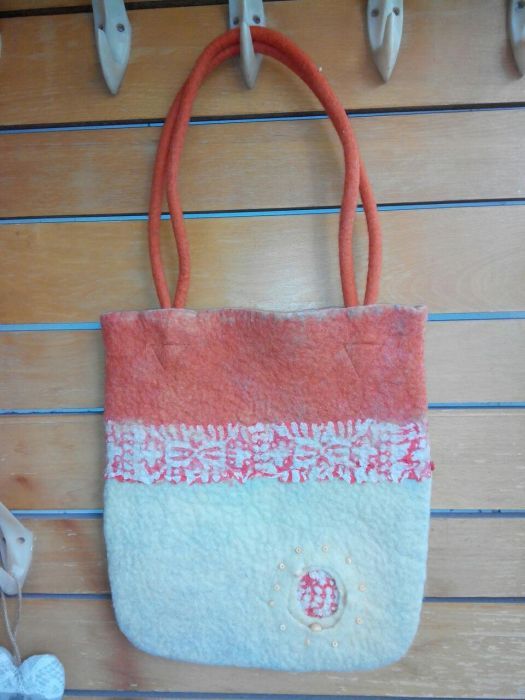 Валяные сумки из шерсти.