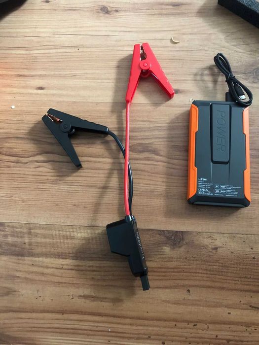 Urządzenie rozruchowe do samochodu 1400A/ Pawerbank / Booster