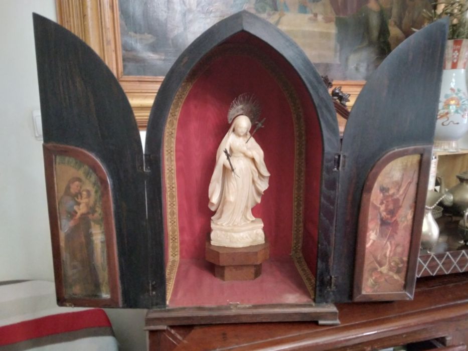 Oratório  arte deco  em madeira de carvalho