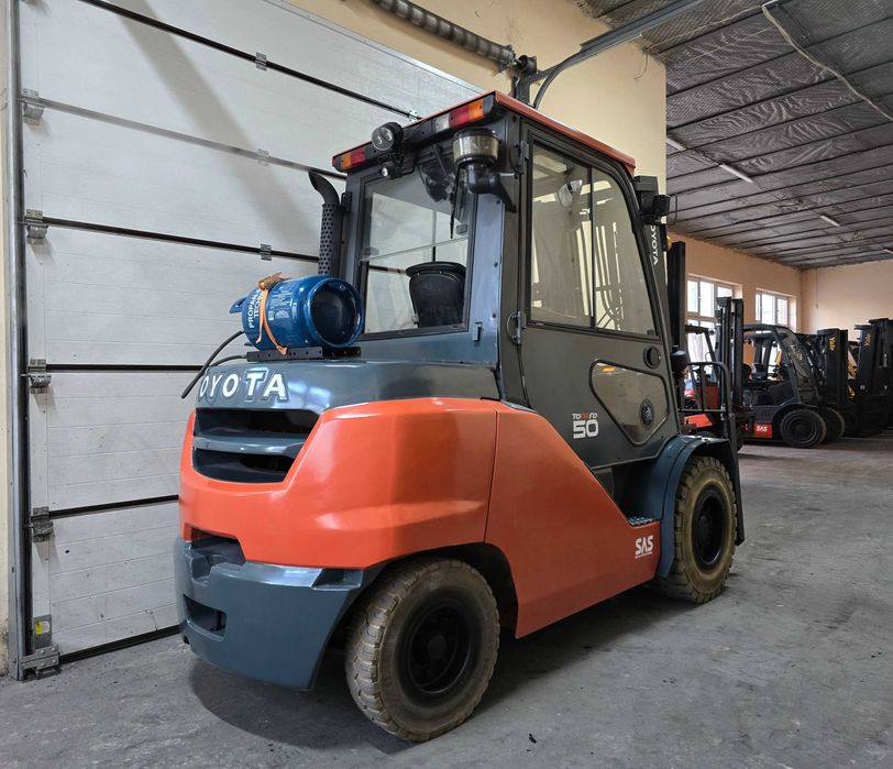 Навантажувач вилковий, газовий Toyota 5 тонн/ Погрузчик вилочный