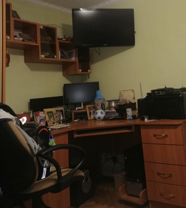 Комп'ютерний письмовий стіл , великий