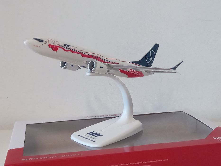 Boeing 737-8 MAX PLL LOT Herpa 1:200