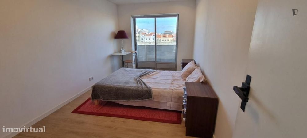 Quarto - localizado em Picoas Lisbon