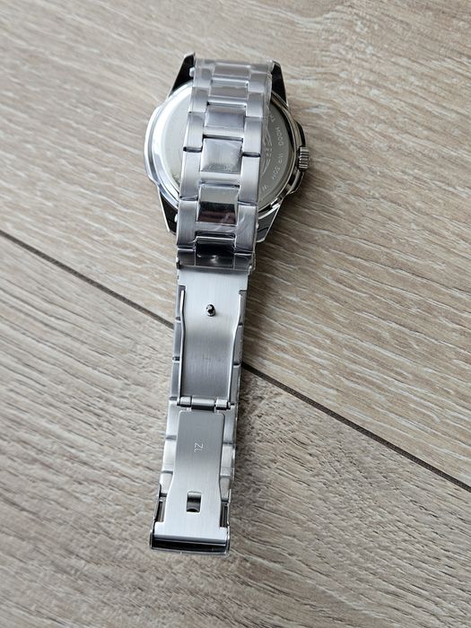 Zegarek męski Timex Trend Essex TW2Y21100