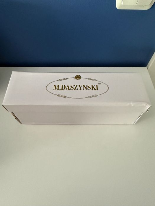 Zdobione złote  klapki damskie - nowe :)