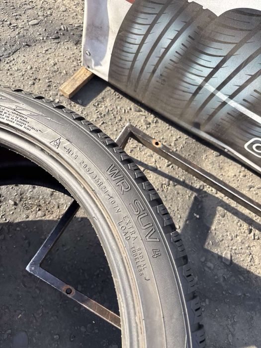 Шини 295/35 R21 пара Nokian 6,3мм зима