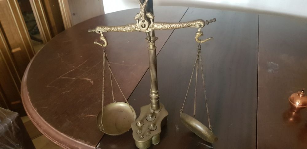 Balança de mesa antiga