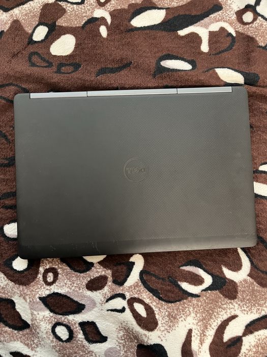 Dell precision 7520 i7 7920hq 16gb radeon pro wx4130