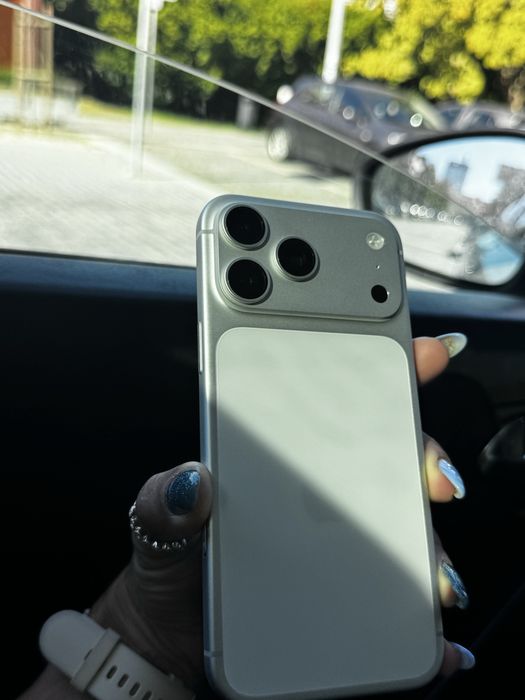 NOVO TOTAL! Iphone 17 ProMax 256g Silver — NOVO ler descricao! | Nunca configurado | zero ciclos de carregamento