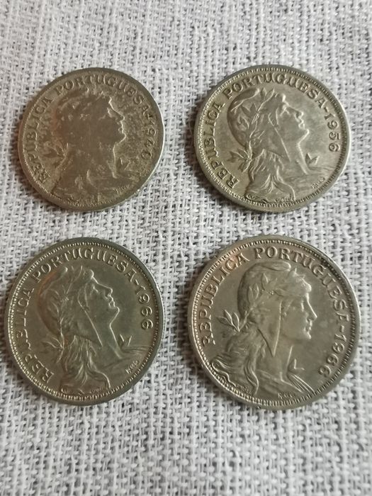 Vendo moedas de 50 Centavos