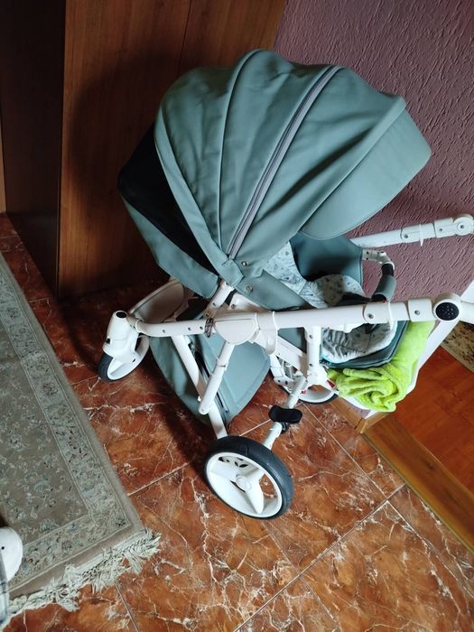 Коляска Адамекс Лючіано, 2 в 1 еко-шкіра, а гарному стані.