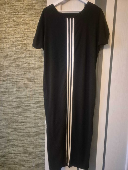 Спортивна жіноча сукня