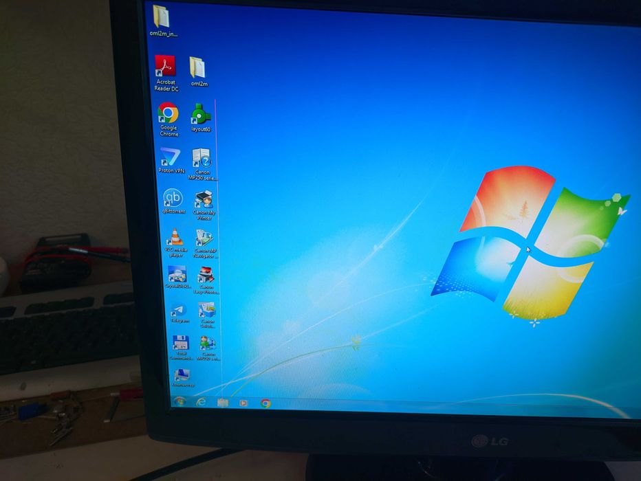 Монітор LG W2243S-PF
