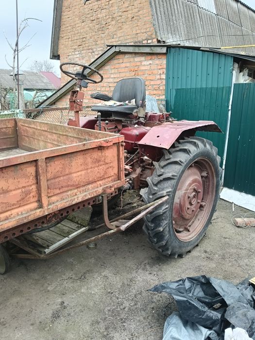 Трактор Т16 на ходу