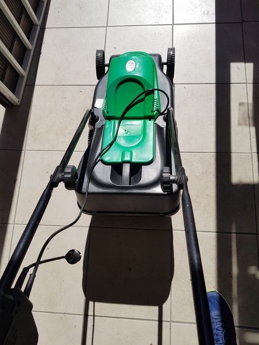 corta relva 1000w marca Hpi Garden