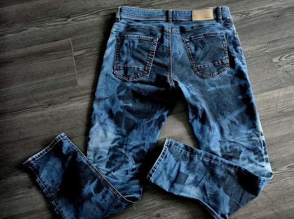 Spodnie męskie dżinsowe Hugo Boss slim fit rozmiar W32 L32 M/L

- stan