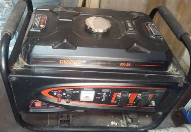 Продам бензиновий генератор Dnipro-M GX-25