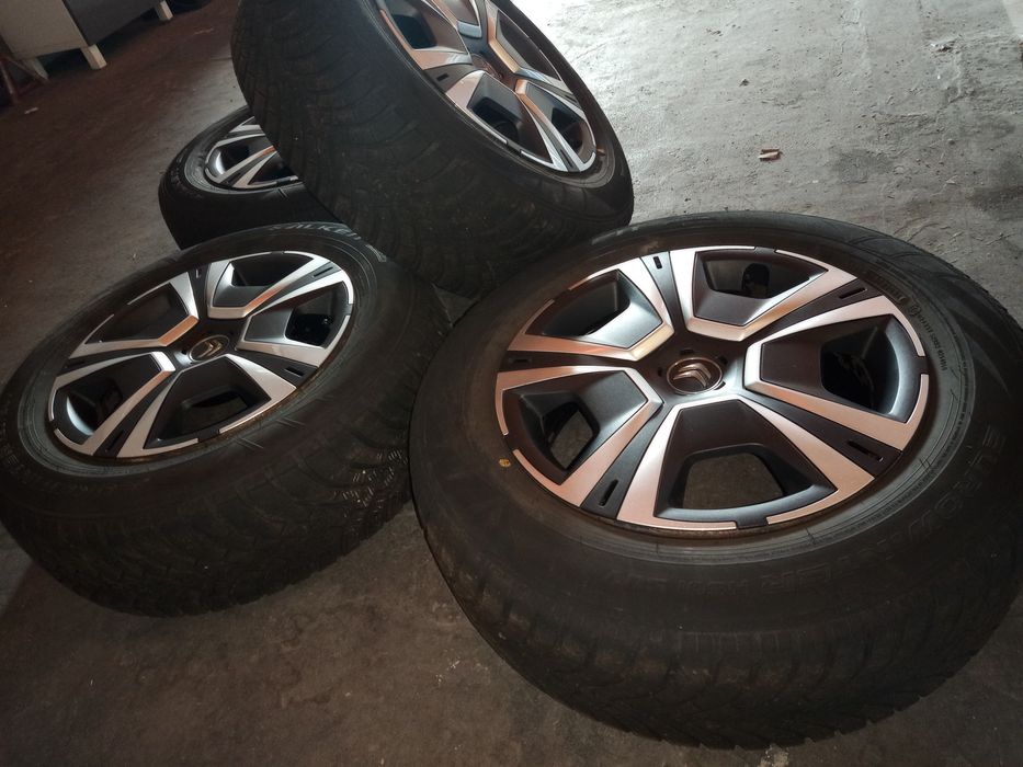 Jantes de ferro com pneus C4/215/65R16