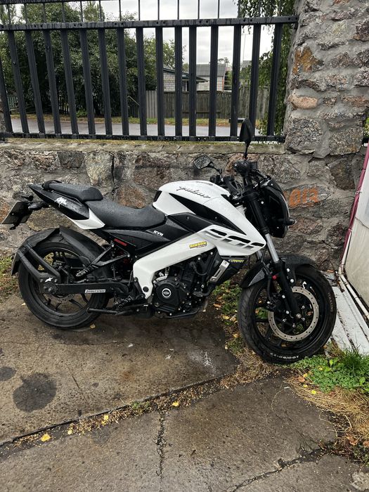 Bajaj pulsar ns 200